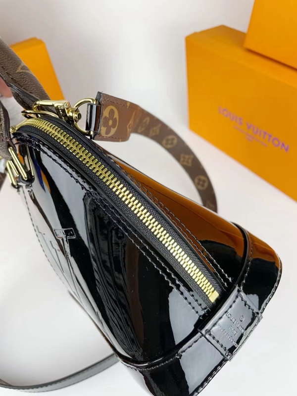 ルイヴィトンバッグ内部構造